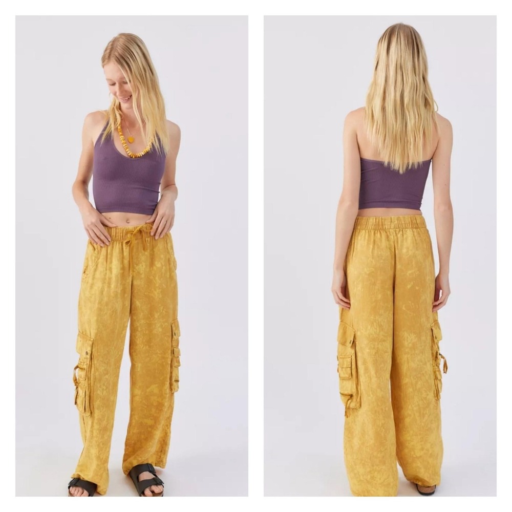 Urban Outfitters Gold Acid Wash Wide Leg Cargo Pants M NWT